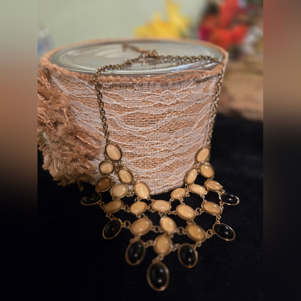 Elegant Black and Cream Necklace